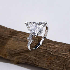 แหวนเพชรเมล็ดลูกแพร์ 18k รุ่น MSR-2103 จาก Messi Jewelry แหวนหมั้นเพชรเลี้ยงในห้องปฏิบัติการ - Product Image 2