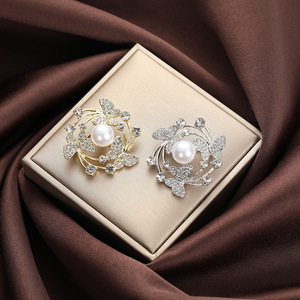 Butterfly Pearl Flower <b>Wreath</b> Brooch Gold And Silver Zinc Alloy Party Women's Fashion Accessory - Product Image 4