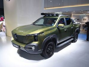 นำเข้ารถยนต์ไฟฟ้าสมรรถนะสูง 4 ประตู 5 ที่นั่ง 2 แถว จากประเทศจีน รถยนต์กระบะไฮบริด Changan Hunter ขับเคลื่อน 4 ล้อ สำหรับขาย - Product Image 6