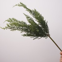Plantes artificielles exclusives transfrontalières en PVC semi-artisanales, type aiguilles de pin et feuilles de cyprès (Platycladus Microphyllus)