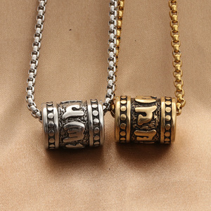 Collier pour homme en acier inoxydable avec pendentif rond à lettres, design géométrique rétro punk, style européen et américain - Product Image 1