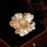 Broche TIANSHE en émail peint à la main, perles d'eau douce naturelles, camélia, cadeau d'anniversaire, mode, luxe, fleur, vente en gros