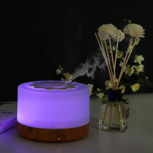 มูจิเครื่องเพิ่มความชื้นอโรมาอัลตราโซนิก 500 มล. ลายไม้ สำหรับใช้ในบ้าน เครื่องพ่นละอองอากาศ ดิฟฟิวเซอร์ 7 สี - Product Image 1