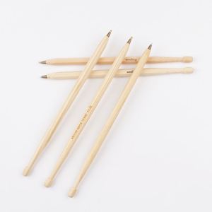 Bolígrafo de madera de alta gama OEM con diseño de baqueta, delgado, con espacios en blanco para grabar nombre personalizado y logotipo impreso, ideal como regalo escolar, tipo rollerball. - Product Image 1
