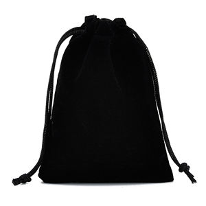 Vente en gros de pochettes en velours doux OEM 7*9cm pour bijoux, sacs de rangement pour lunettes et batteries externes avec cordon de serrage et logo - Product Image 6