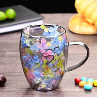 Mug Kopi Teh Kaca Borosilikat Tinggi Dua Lapis Kasual Bergaya untuk Penggunaan di Rumah dengan Pegangan Bunga Asli Tahan Suhu Tinggi