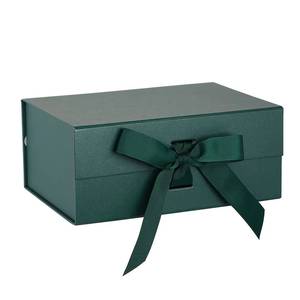 Caja de Regalo de Cartón Rígido Ecológico con Logotipo Personalizado, Cinta de Papel Verde y Cierre Magnético - Product Image 1
