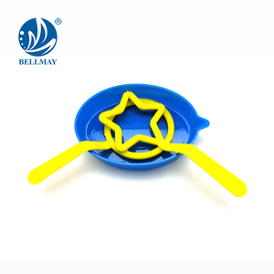 Bemay Toy Paddle Bubble Tennis Magic Bouncing And Passing Bubble con raquetas para niños - Product Image 5