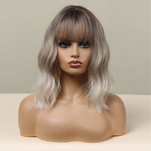 Nouvelle Arrivée 20 pouces Style Européen et Américain Recommandé Six Couleurs Disponibles Longueur aux Épaules Cheveux Courts Bouclés Frisés avec Frange Haute - Product Image 1