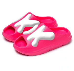 2023 nouvelles pantoufles de plage extérieures intérieures antidérapantes pour hommes et femmes - Product Image 5