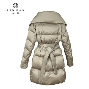 Nouveau design de mode veste en duvet pour femmes col à revers design veste en duvet de neige pour femmes de haute qualité avec ceinture - Product Image 3