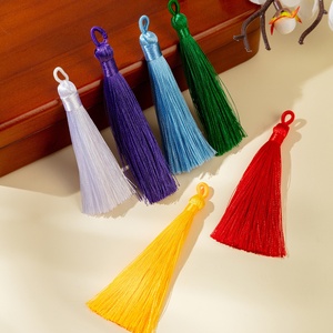 Ciondolo Naturale con Nappe Lunghe 8 cm in Poliestere per Accessori Fermatende - Product Image 1