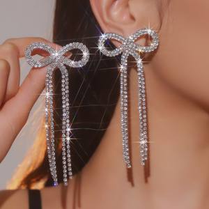 Moda nuevo lujo brillante blanco diamantes de imitación Cristal Arco Largo borla pendientes fiesta novia vestido dulce borla pendientes - Product Image 1