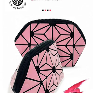BSCI Factory Foldable Pink Make up Bag Luminous Toiletry Bag New Fashion Geometric Cosmetic Bag - Product Image 4