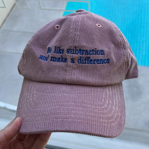 หมวกเบสบอลกีฬาแบบขายส่งสั่งทำได้ 5 แผง สำหรับผู้ชายและผู้หญิง ผ้าคอร์ดูรอย ปีกโค้ง ระบายอากาศได้ดี กันน้ำ ปรับขนาดได้ ปักลาย 3 มิติ - Product Image 5