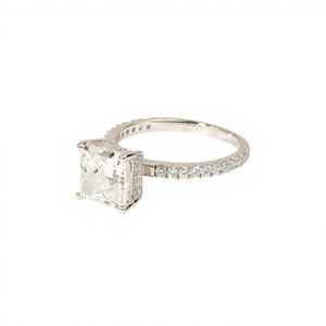Anillo de Compromiso de Oro Sólido de 10K, 14K, 18K con Banda de Media Eternidad y Diamante Cultivado en Laboratorio de Corte Princesa y Redondo de 3.05CT - Product Image 3