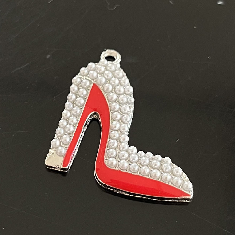 Perla blanca con rojo