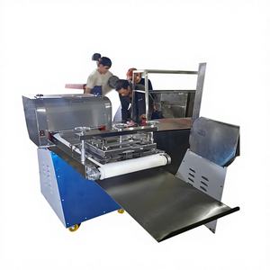 Horno de panadería eléctrico 220V/380V 750W, 1750x500x1050 (LxAxP), 1 año de garantía, automático, portátil, multifuncional, con cinta transportadora para moldear masa - Product Image 1
