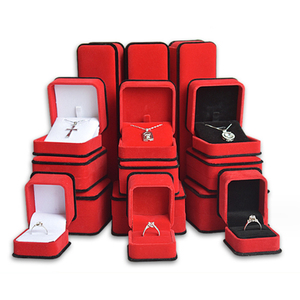 Scatola per Gioielli in Velluto con Cerniera per Matrimonio e Fidanzamento, Espositore e Contenitore per Anelli - Product Image 1