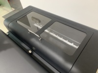 Machine à secouer la poudre DTF la plus compacte de 60 cm avec bande en maille, sécheuse à secouer la poudre à recyclage automatique pour imprimante DTF à 2 têtes