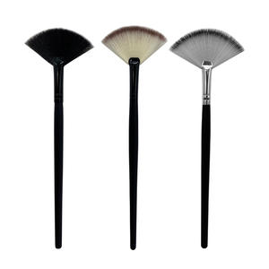 Brosse en éventail pour fibre <span class=keywords><strong>de</strong></span> nettoyage en <span class=keywords><strong>mousse</strong></span> faciale Super Soft Mini Spa Salon <span class=keywords><strong>de</strong></span> beauté Esthéticienne Fan Brush - Product Image 3