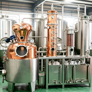 Alambic artisanal en cuivre de 500L pour la production d'éthanol - Product Image 1