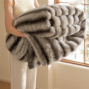 סיטונאי מודפס פרווה ארנב מפוצלת עם שמיכת קטיפה ארקטית שכבה כפולה שמיכת מצעים באיכות גבוהה לנמנם - Product Image 4