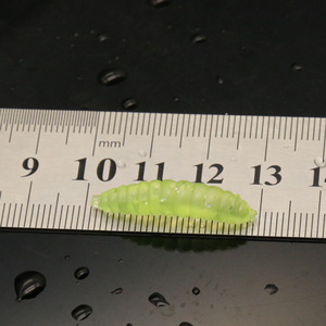 Señuelos de silicona suaves de 3 cm que brillan en la oscuridad para la pesca de lubina en agua dulce - Product Image 4