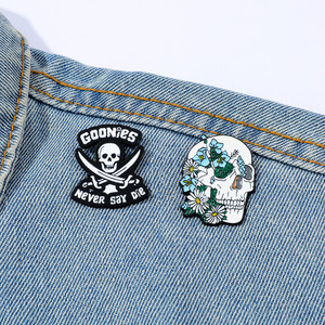 Badge squelette créatif Halloween <span class=keywords><strong>Goonies</strong></span> Never <span class=keywords><strong>Say</strong></span> <span class=keywords><strong>Die</strong></span> - Product Image 5