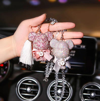 Nouveauté 2026 : Pendentif de voiture Ours Violent en strass, Pendentif lettre style déesse célébrité d'Internet, Ornement intérieur de véhicule