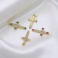 Nouveau produit en gros : Collier pendentif croix en cuivre plaqué or 18 carats avec zircone noire, verte, blanche et rouge, design personnalisé