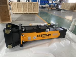 Marteau hydraulique de démolition de type boîte SQ43 SOOSAN avec burins de 75 mm pour excavatrices, chargeuses compactes et chargeuses à bras articulés - Product Image 2