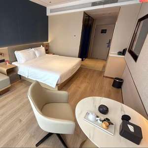 विशेष लॉगिंग के लिए कस्टम-फिट होटल बेडरूम फर्नीचर सेट - Product Image 1