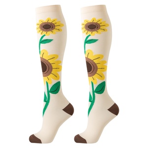Chaussettes de compression montantes à motif floral, bas imprimés élégants pour femmes, fil extensible confortable, conception personnalisée OEM en gros - Product Image 6