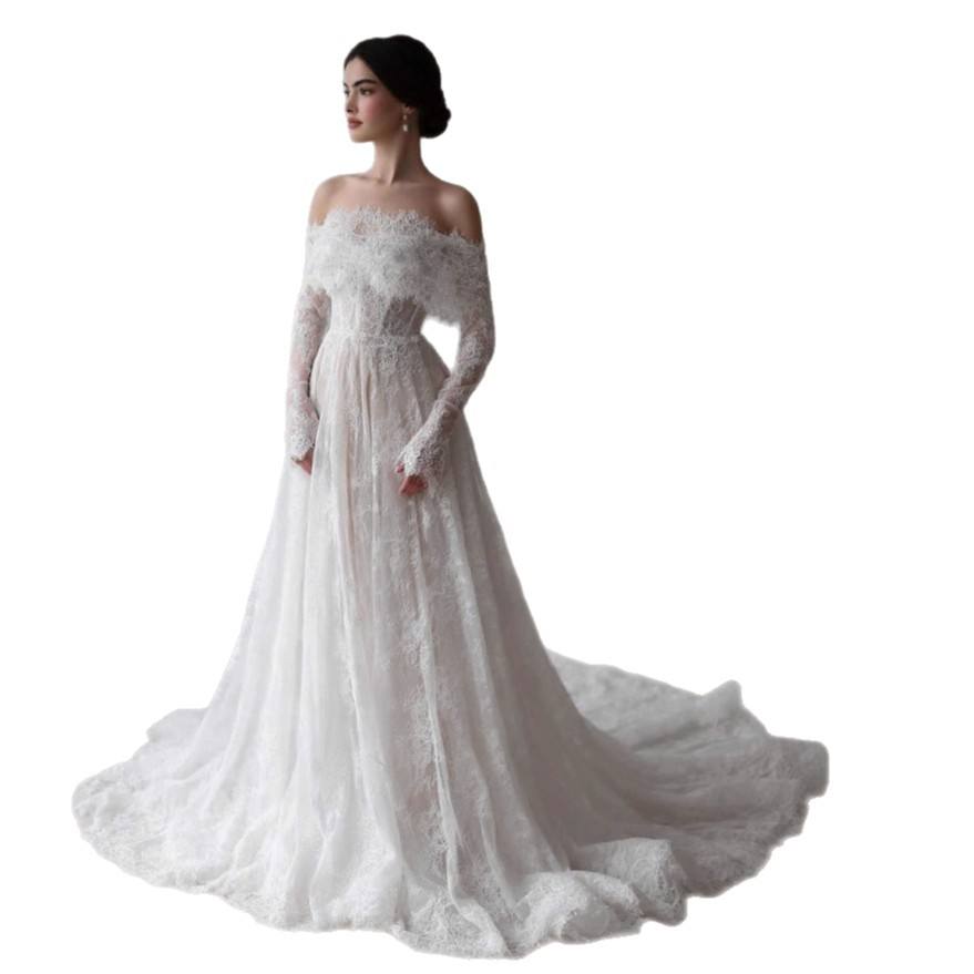 dress for wedding invitation