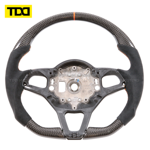 Volante de Fibra de Carbono TDD Compatible con McLaren 570S 2017-2021 - Product Image 4