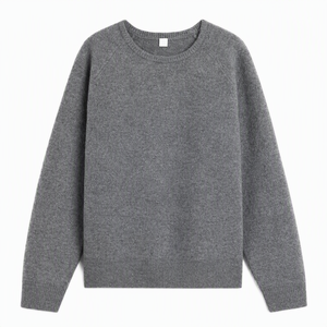 Maglione Invernale da Uomo a Collo Tondo in Mohair, Lavorazione a <span class=keywords><strong>Maglia</strong></span> 9 Gauge, Pullover Grigio Mélange con Polsini a Costine, Vestibilità Comoda, Logo Frontale, OEM ODM - Product Image 3