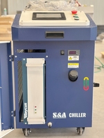 Machine de nettoyage au laser industrielle 1500W 2000W 3000W pour le nettoyage des métaux, l'élimination de la rouille, de la poussière, de la peinture et de l'huile