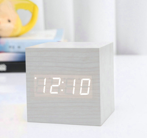 Đồng Hồ Báo Thức Điện Tử Bằng Gỗ Kỹ Thuật Số LED Kích Hoạt Bằng Giọng Nói Sáng Tạo - Product Image 3