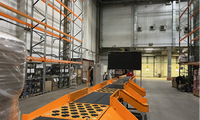 Convoyeur de tri automatique de colis avec décharge bilatérale pour les centres de tri logistique multi-zones