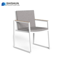 Ensemble table et chaises de salle à manger d'extérieur moderne et durable de haute qualité pour villas de loisirs, jardins et cours