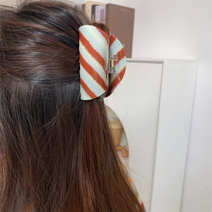 Pince à cheveux requin bleu café, style rétro académique, délicat et féerique, nouveau modèle - Product Image 2