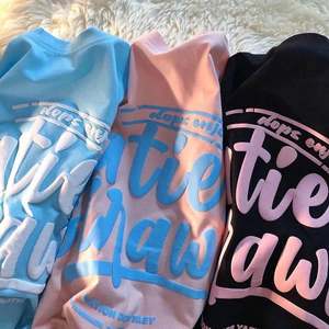 Camiseta Unisex 100% Algodón de Manga Corta con Logotipo Personalizado Serigrafiado, Diseño Sólido, Corte Regular, Ecológica - Product Image 2