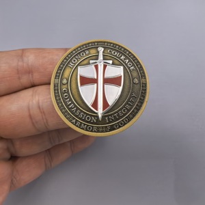 Moneta commemorativa 3D Cavaliere Templare Uomo di Fede, Regalo da collezione Onore della Fratellanza del Guerriero - Vendita all'ingrosso - Product Image 3