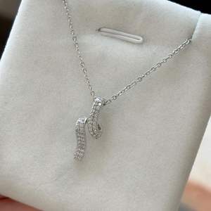 Collier en argent pur S925 avec pendentif en forme de clé magique entièrement serti de diamants, pendentif en diamant luxueux et breloques - Product Image 4