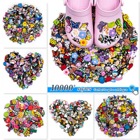 Dijes de PVC de diseño para zapatos, set 2D, con logo personalizado, de dibujos animados lindos y kawaii, accesorios de decoración para zuecos, venta al por mayor, hebillas de moda para zapatos