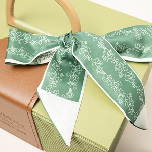 Rectángulo personalizado lujoso tejido Pu cuero joyero dama de honor regalo Pacling caja con cinta de tela con asa - Product Image 5