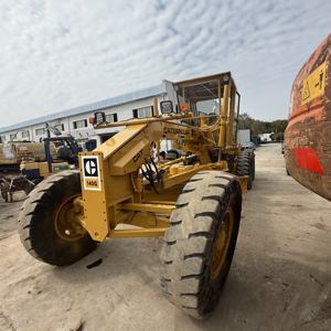 Niveleuse Caterpillar CAT 140G d'origine japonaise, 5000 heures de fonctionnement, excellent état, boîte de vitesses et pompe incluses, prête à être expédiée. - Product Image 6