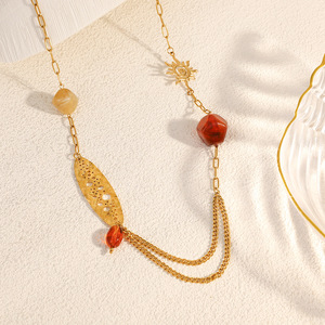 Collar de acero inoxidable con cadena de hojas retro y colgante de sol, cadena de suéter multicapa para mujer - Product Image 3