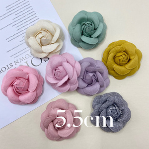 Fleur de Camélia Artificielle 5,5 cm Faite à la Main pour Accessoires Cheveux DIY, Bijoux de Mariage, Corsage, Décoration Chapeau et Chaussures - Product Image 3